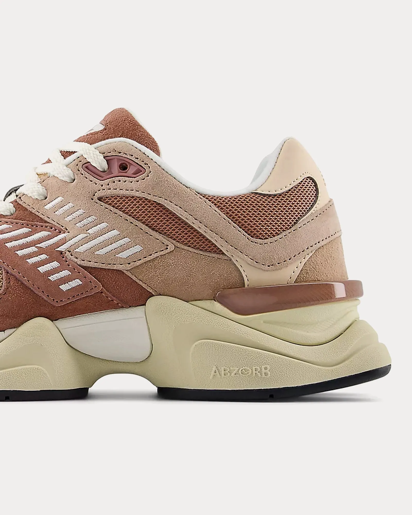 9060 Sparrow / Flat Taupe / Vintage Rose Low Top Sneakers