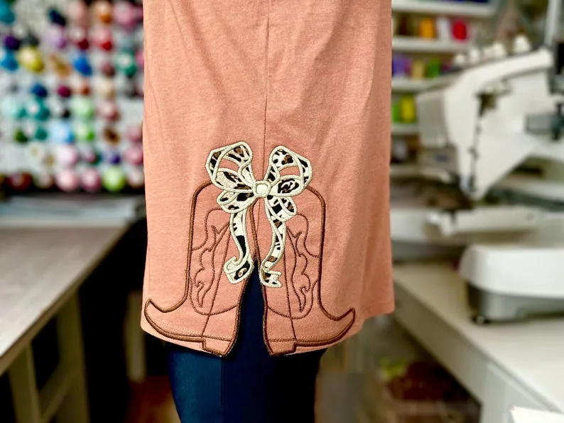 Cowboy Cowgirl Boots and Bow Applique side bow split seam machine embroidery shirt Girly Bow ribbon sweatshirt t-shirt outfit
