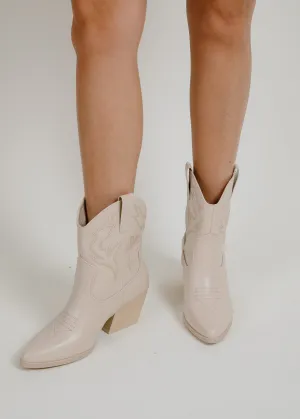 Willie Cowgirl Boots - Bone